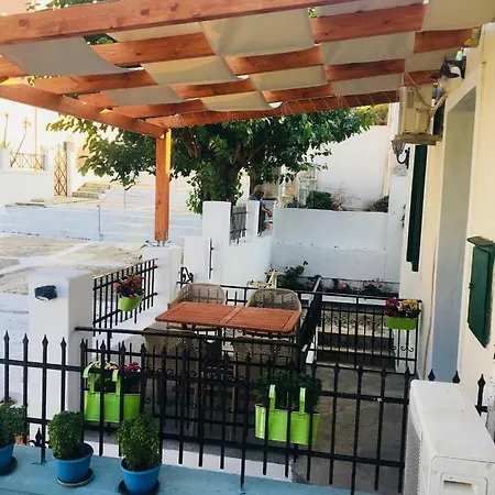 Casa vacanze Kontos-traditional House Ándros